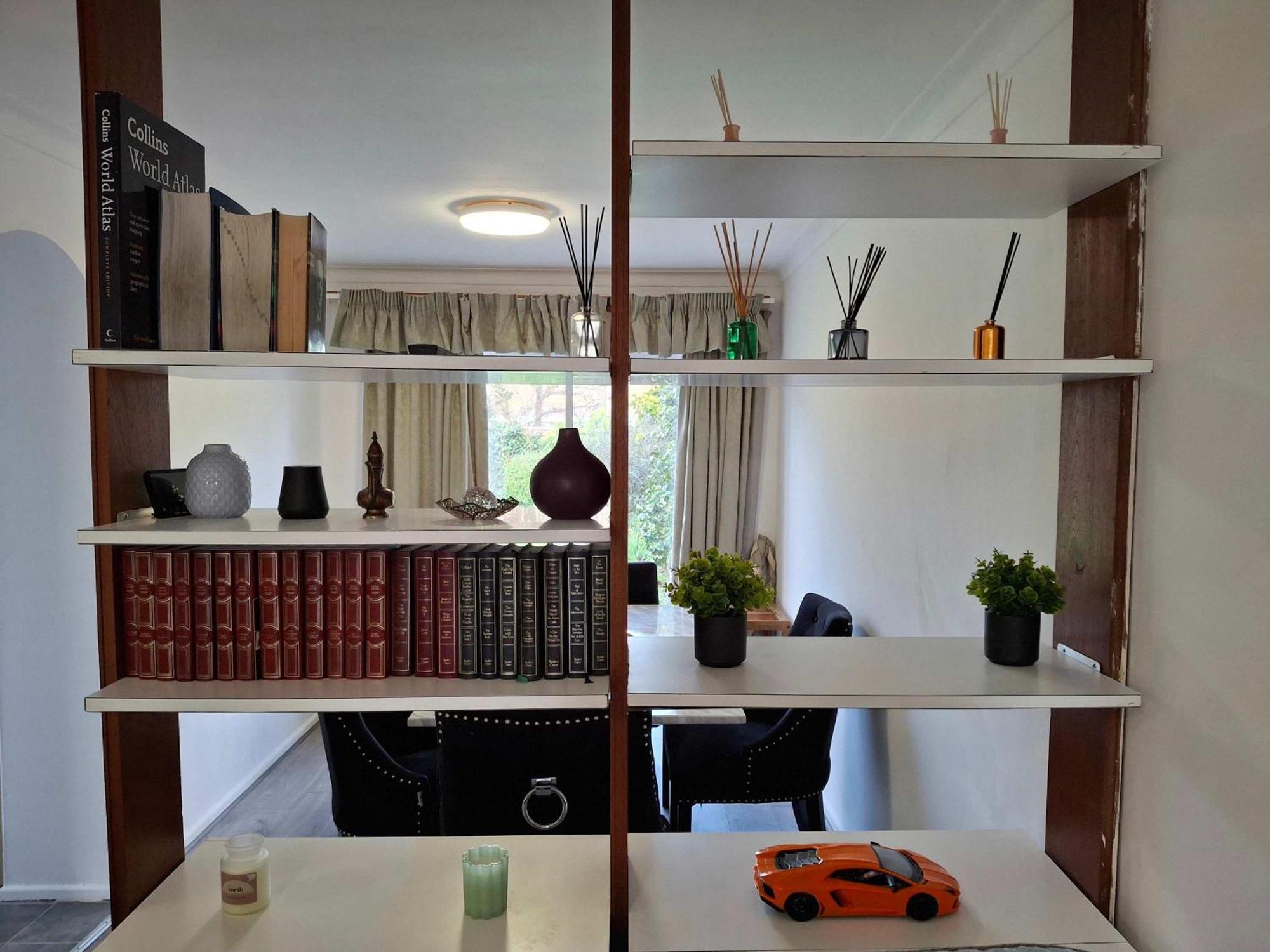 Nicely Decorated 3 Bedroom House Near Heathrow, London Staines-upon-Thames Zewnętrze zdjęcie