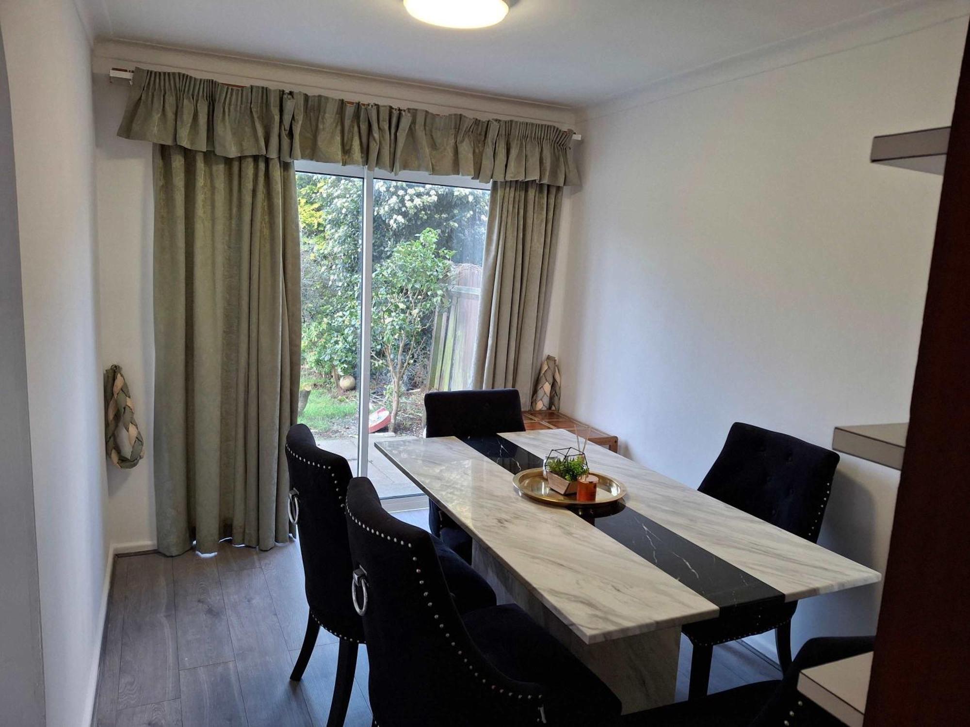 Nicely Decorated 3 Bedroom House Near Heathrow, London Staines-upon-Thames Zewnętrze zdjęcie