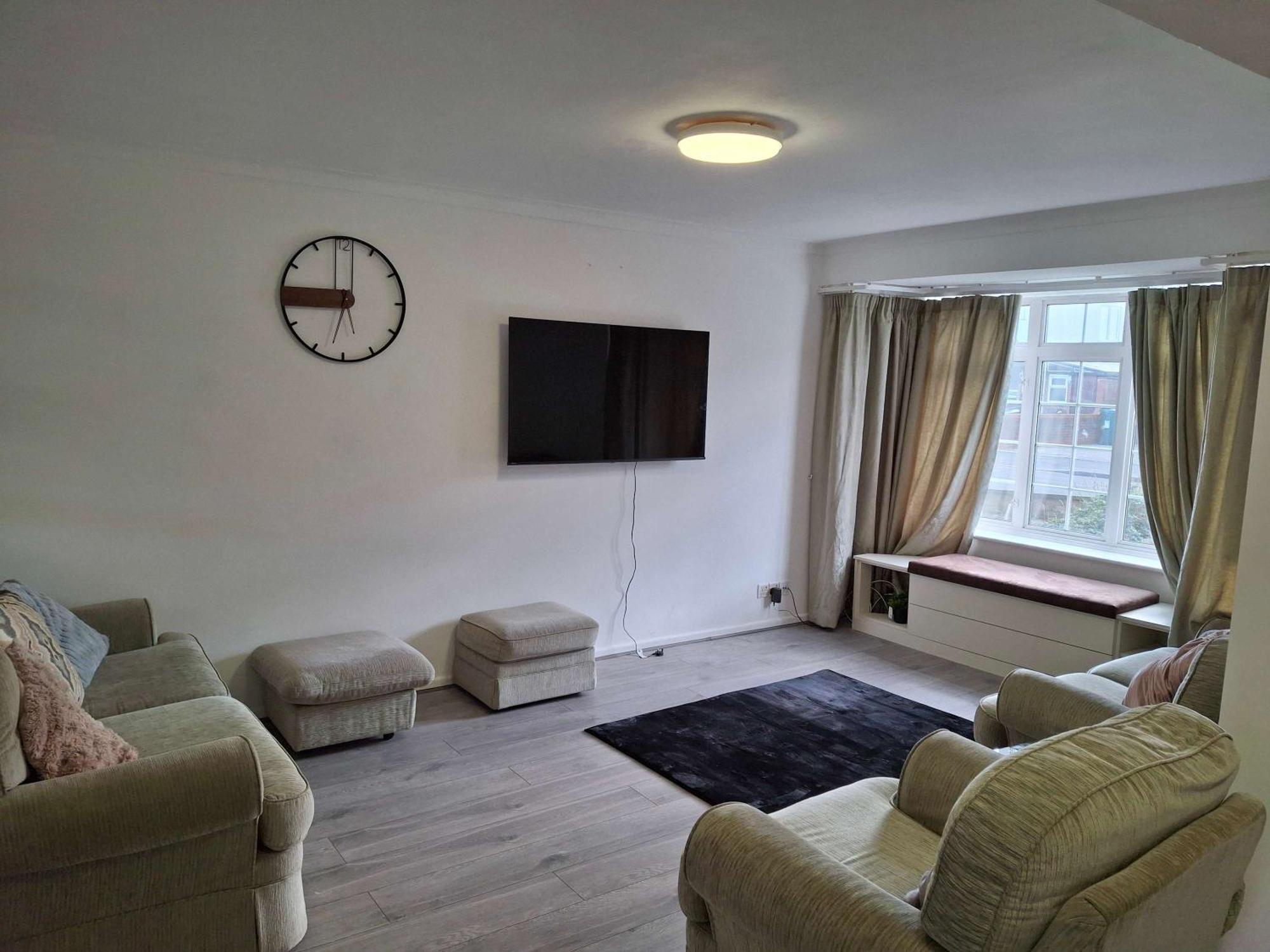 Nicely Decorated 3 Bedroom House Near Heathrow, London Staines-upon-Thames Zewnętrze zdjęcie